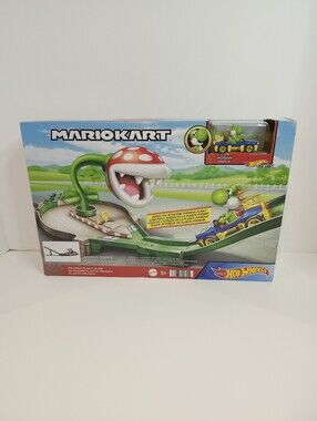 Hot Wheels Mario Kart Piranha Plant Slide Track Set with Yoshi NEW